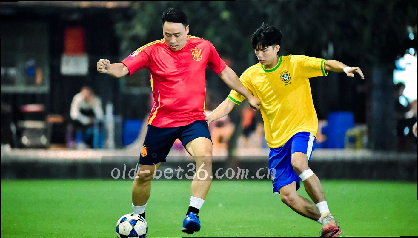 入口状态概览面板示意，每个入口旁并列状态点与最近更新时间